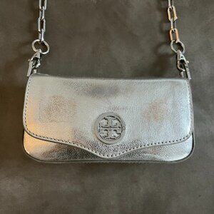 Tory Burch Silver Crossbody Mini Robinson Handbag With Silver Chain Retail: $498